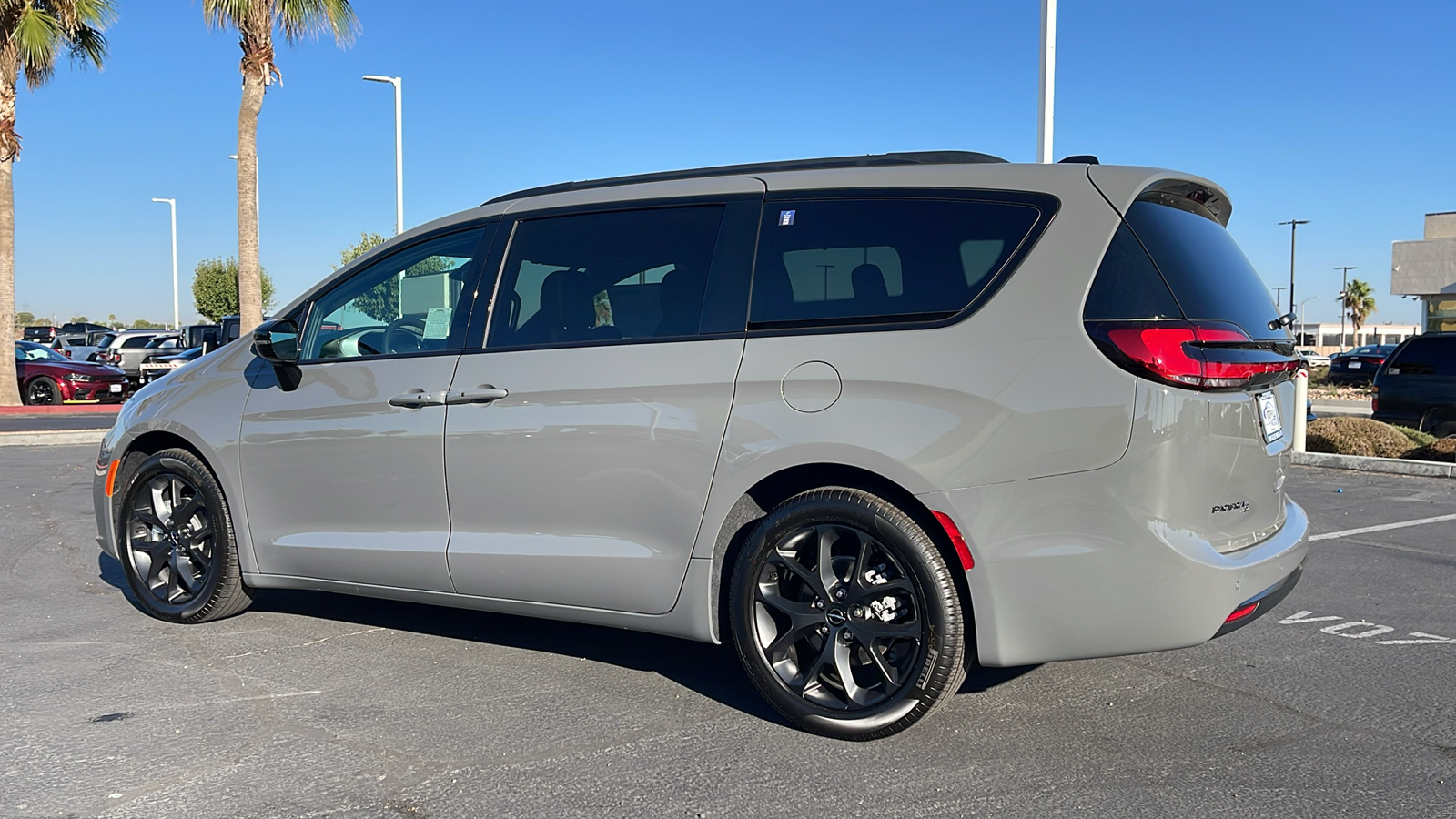 2024 Chrysler Pacifica Touring L 5