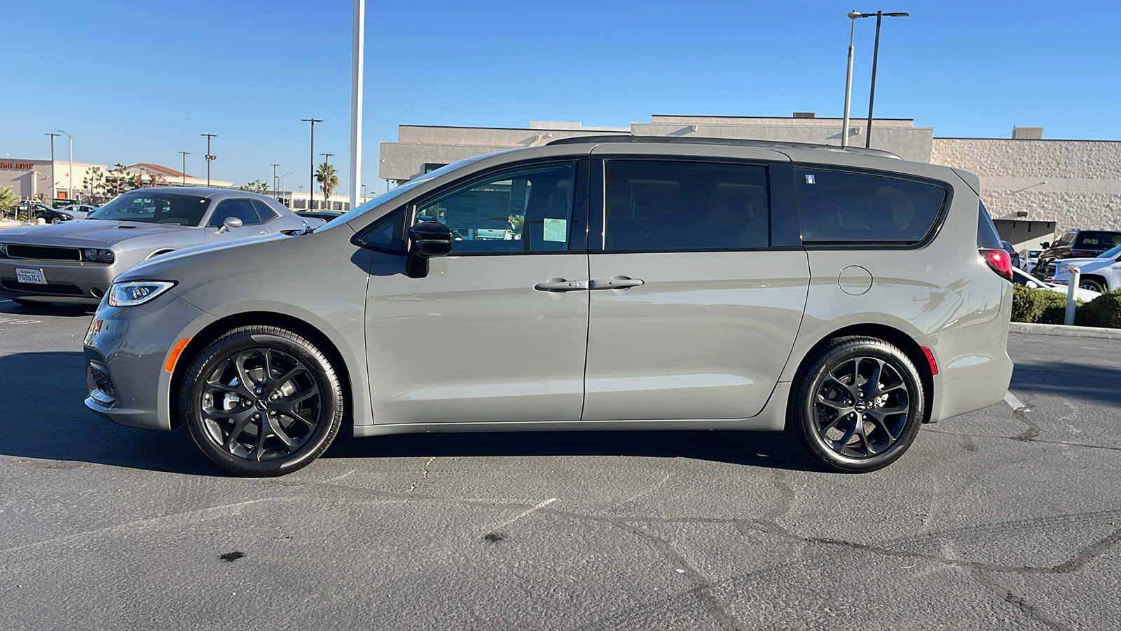 2024 Chrysler Pacifica Touring L 6