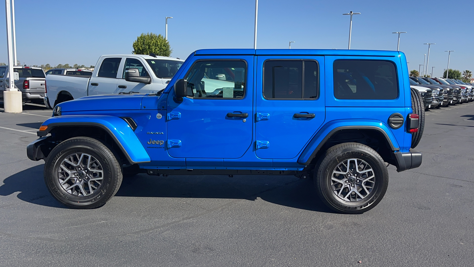 2024 Jeep Wrangler Sahara 6