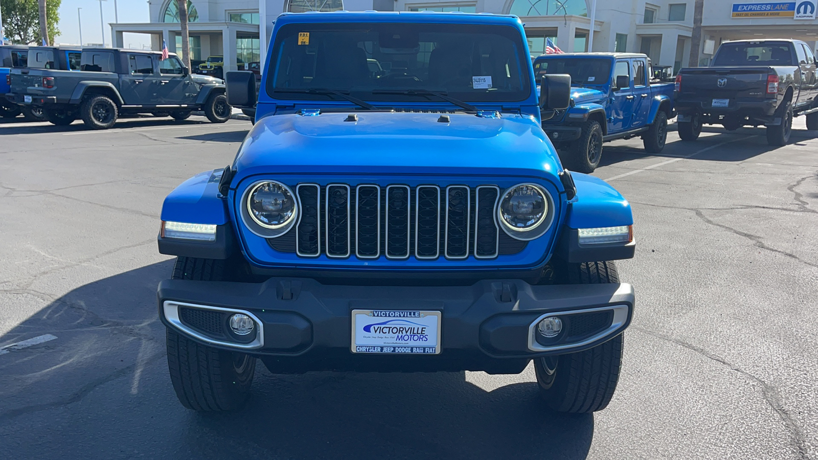 2024 Jeep Wrangler Sahara 8