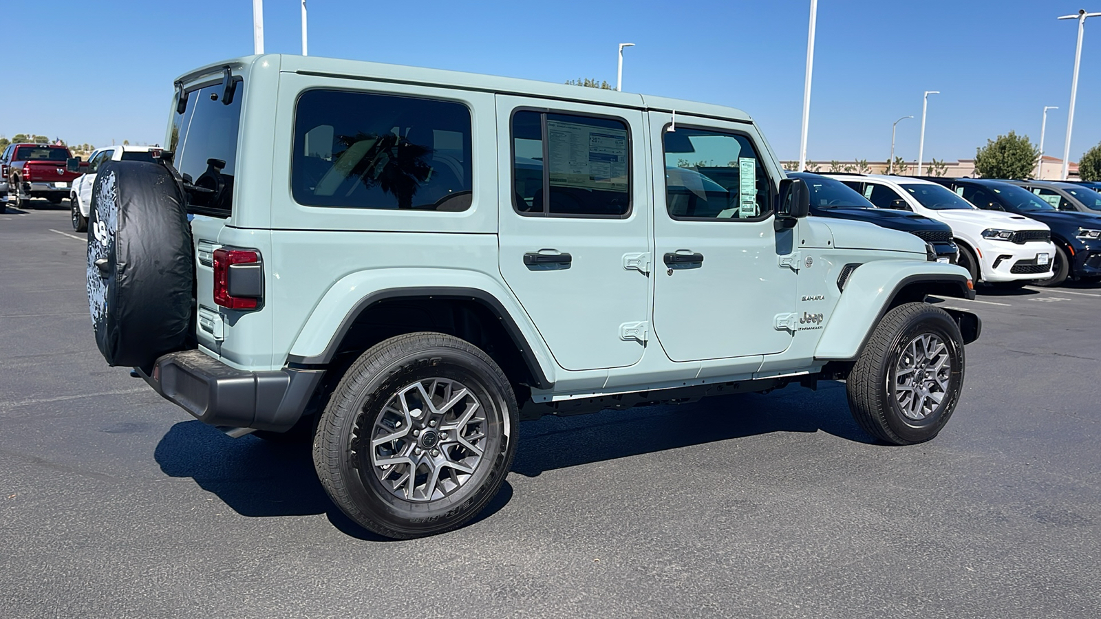 2024 Jeep Wrangler Sahara 3