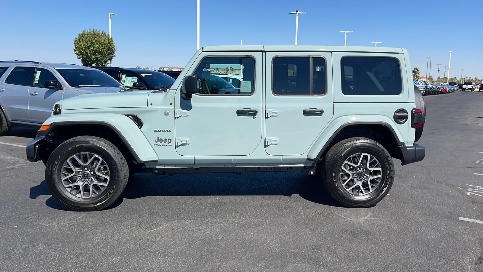 2024 Jeep Wrangler Sahara 6