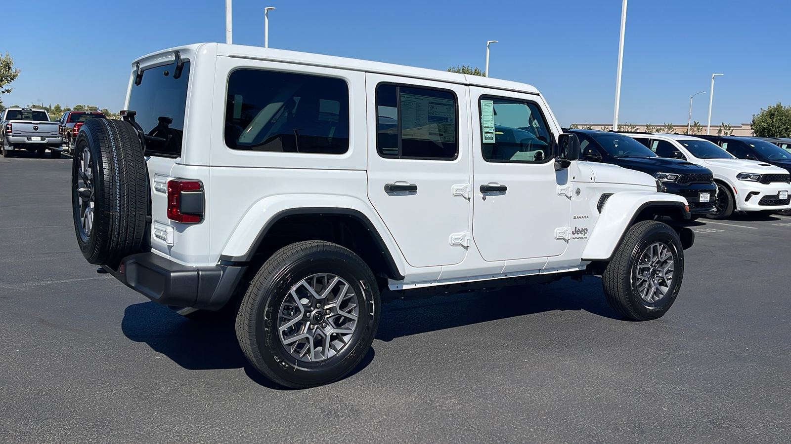 2024 Jeep Wrangler Sahara 3