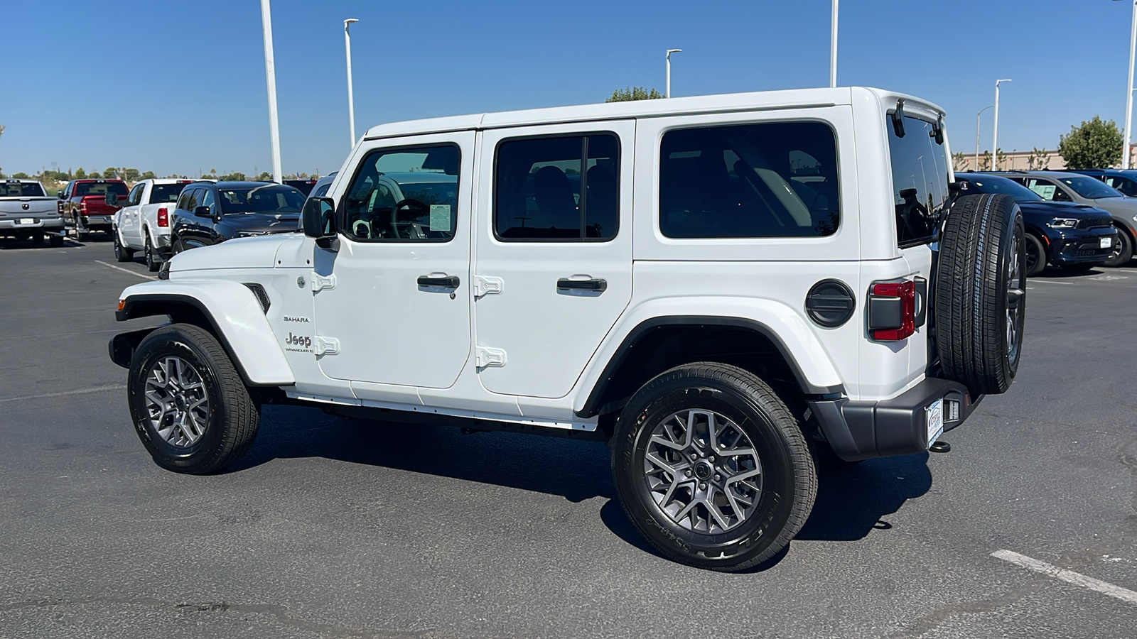 2024 Jeep Wrangler Sahara 5