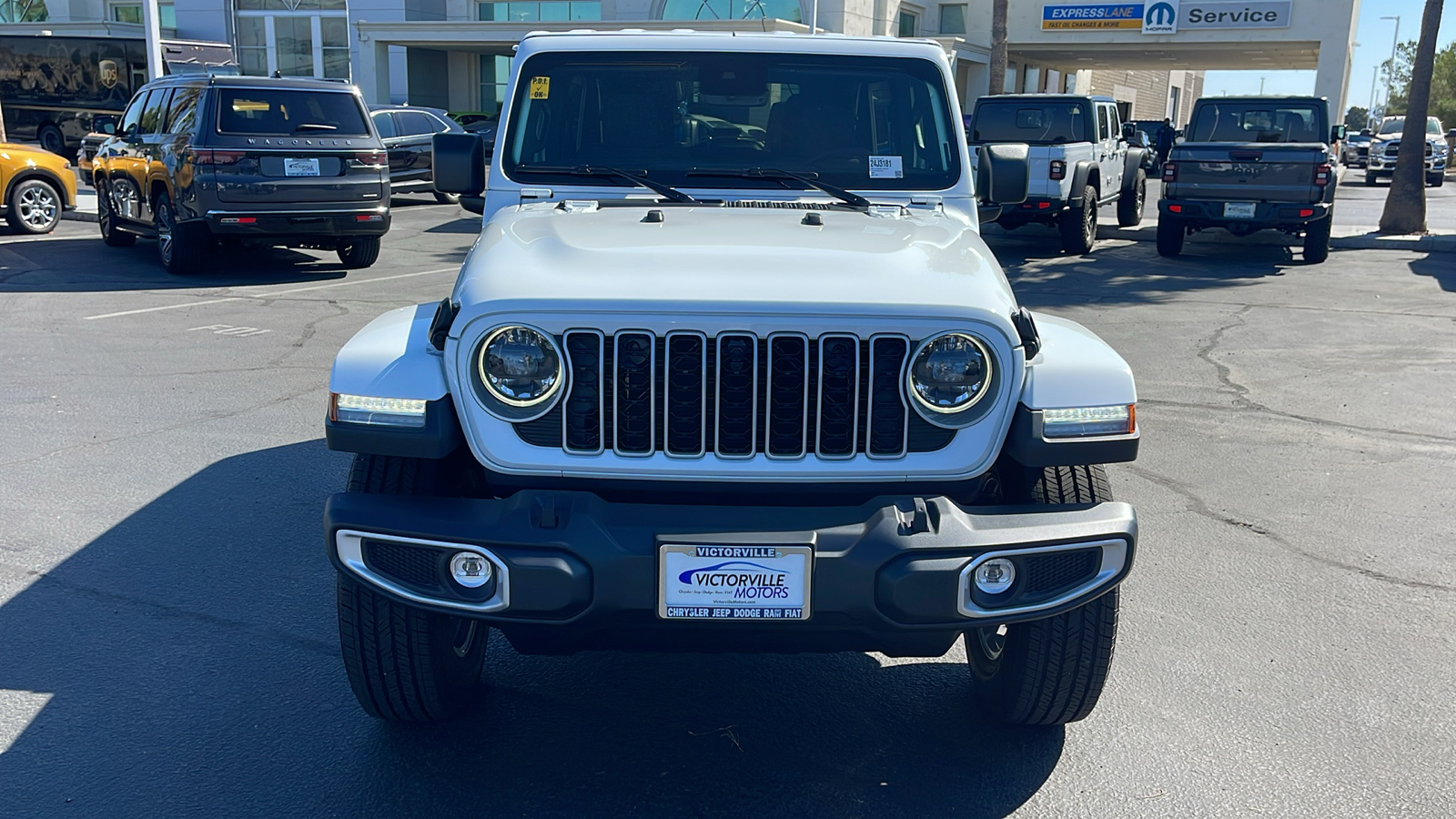 2024 Jeep Wrangler Sahara 8