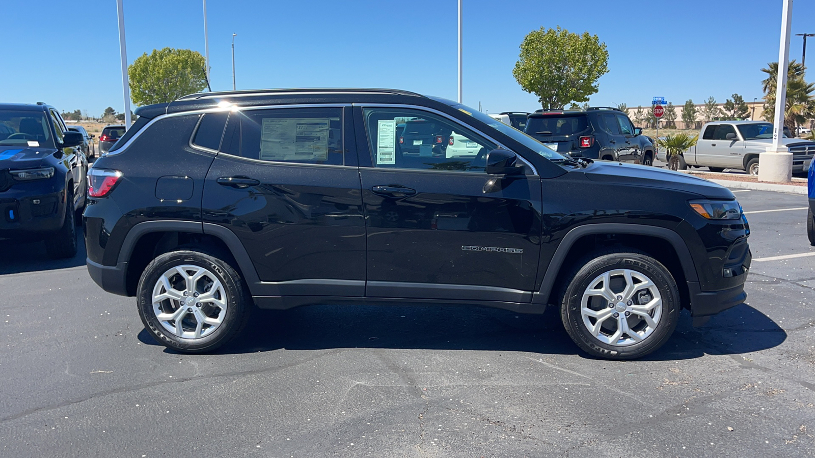 2024 Jeep Compass Latitude 2