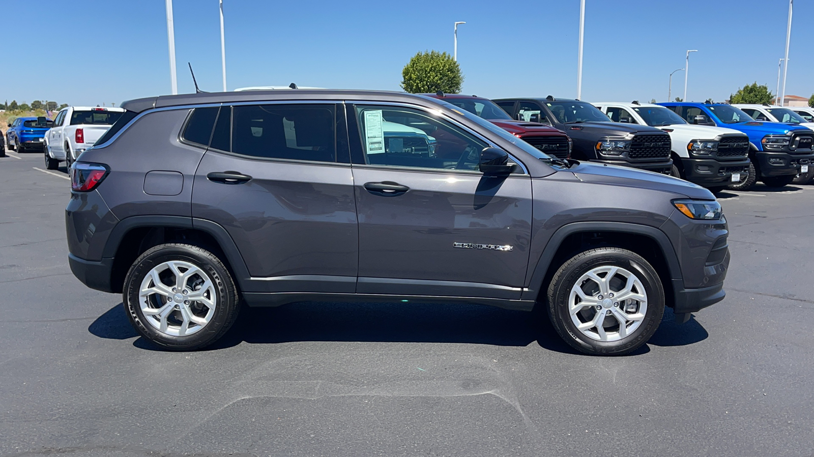 2024 Jeep Compass Sport 2