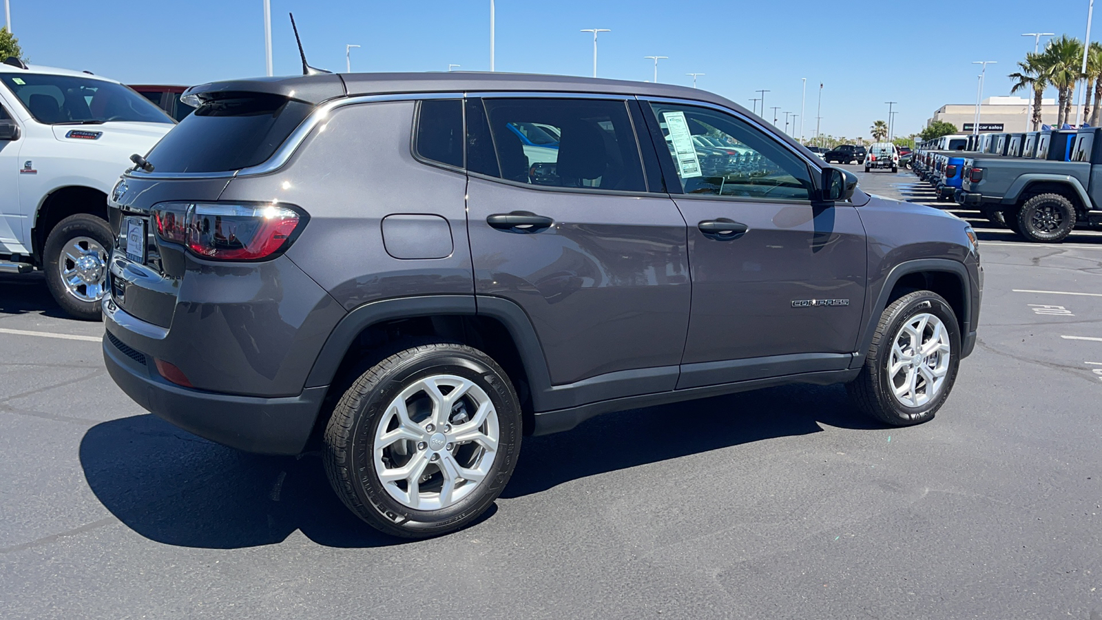 2024 Jeep Compass Sport 3