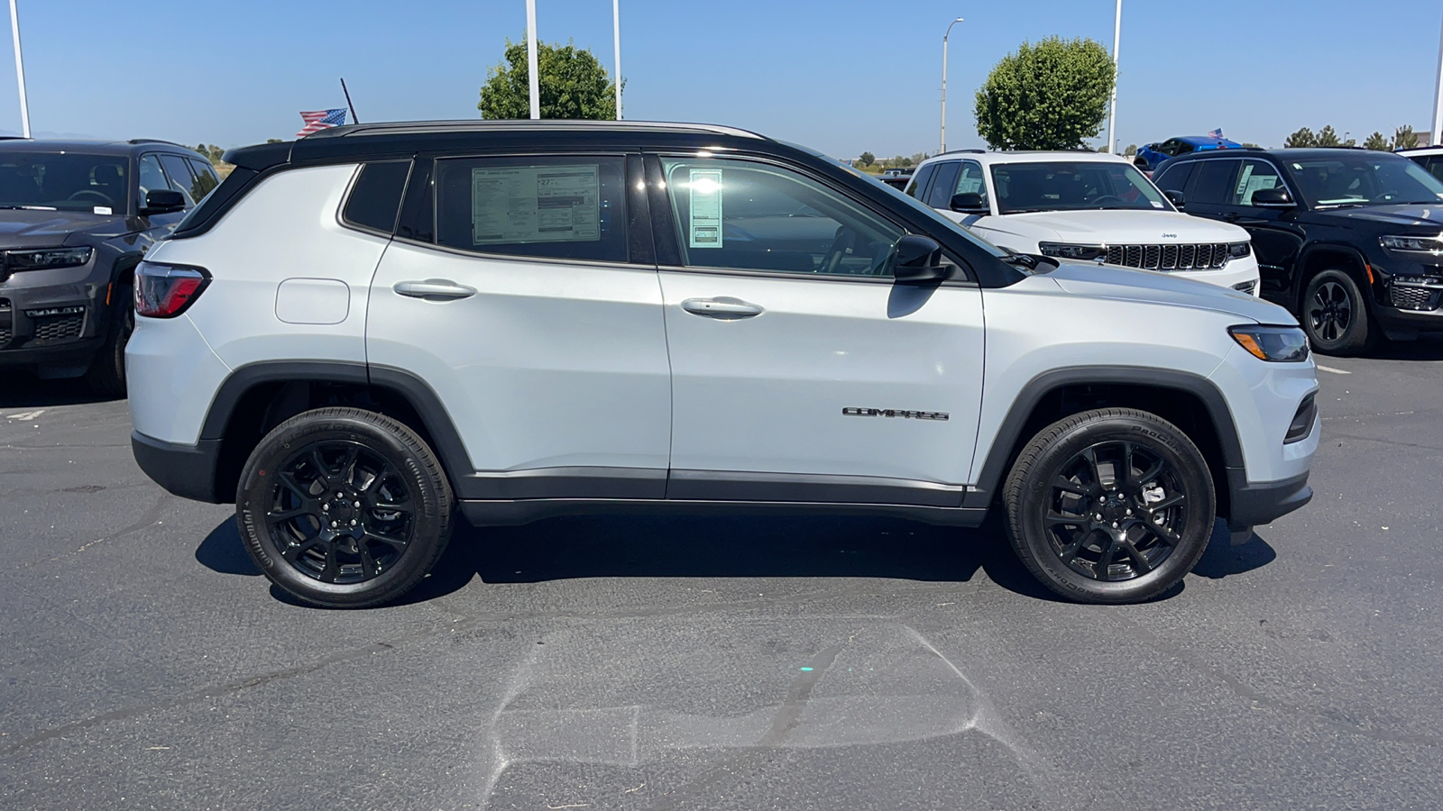 2024 Jeep Compass Latitude 2