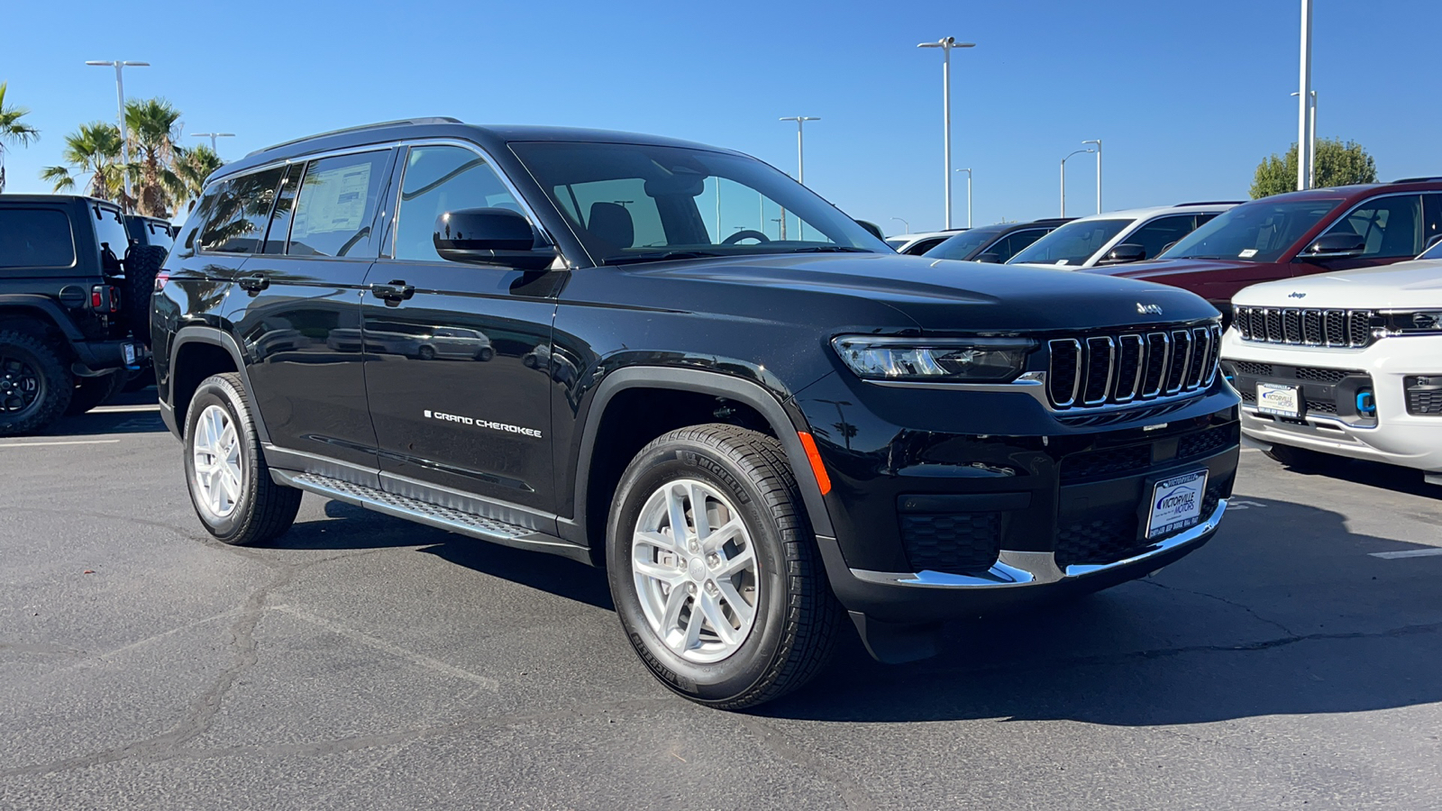 2024 Jeep Grand Cherokee L Laredo 1