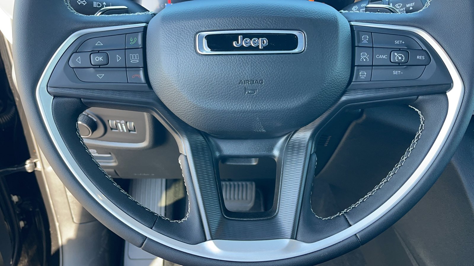 2024 Jeep Grand Cherokee L Laredo 21