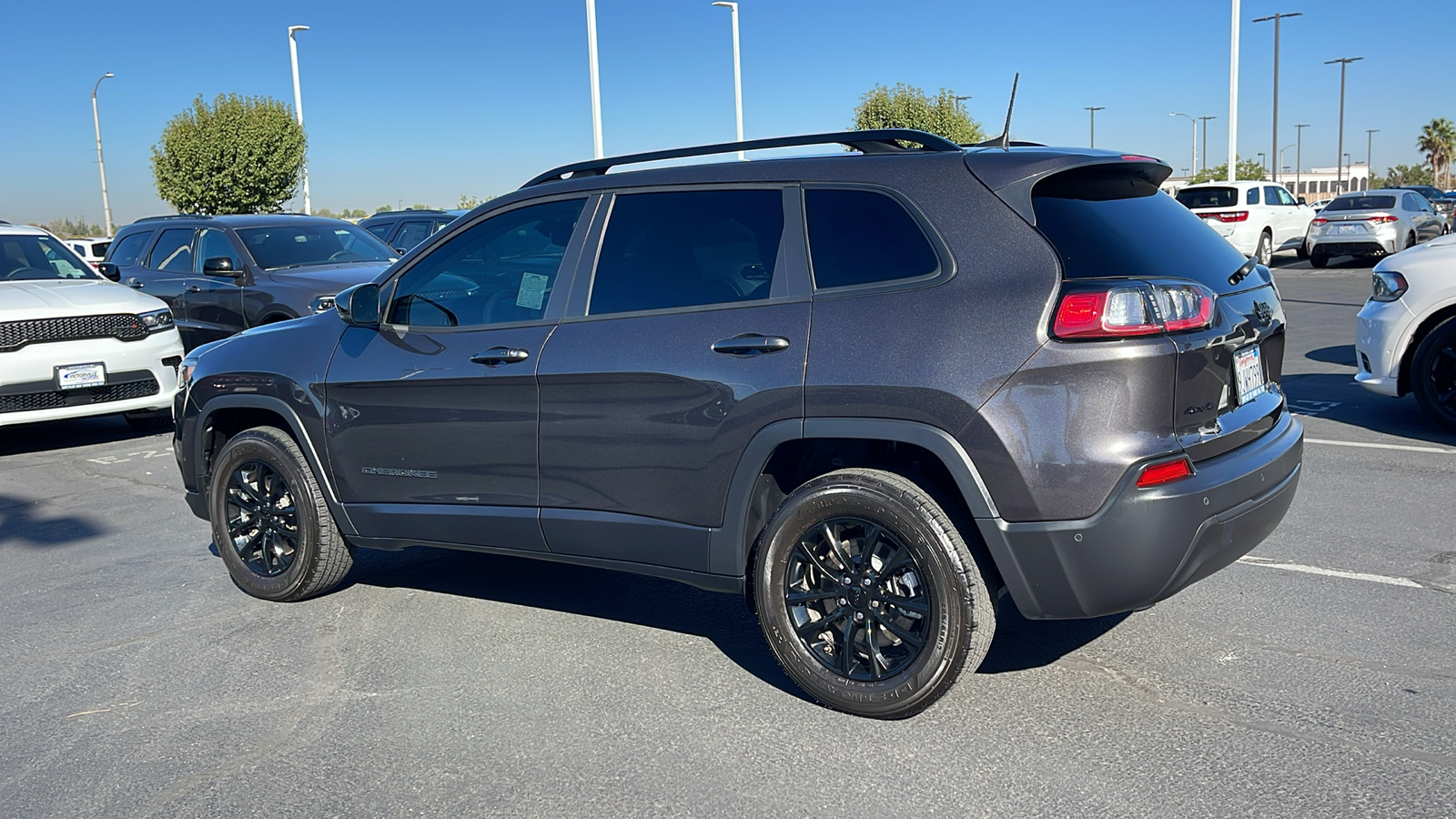 2023 Jeep Cherokee Altitude 5