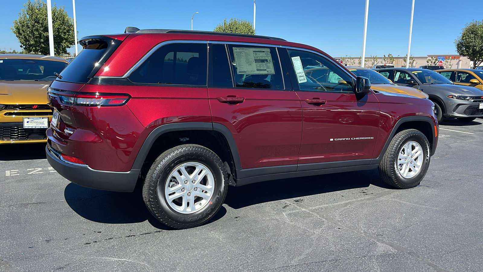 2024 Jeep Grand Cherokee Laredo 3