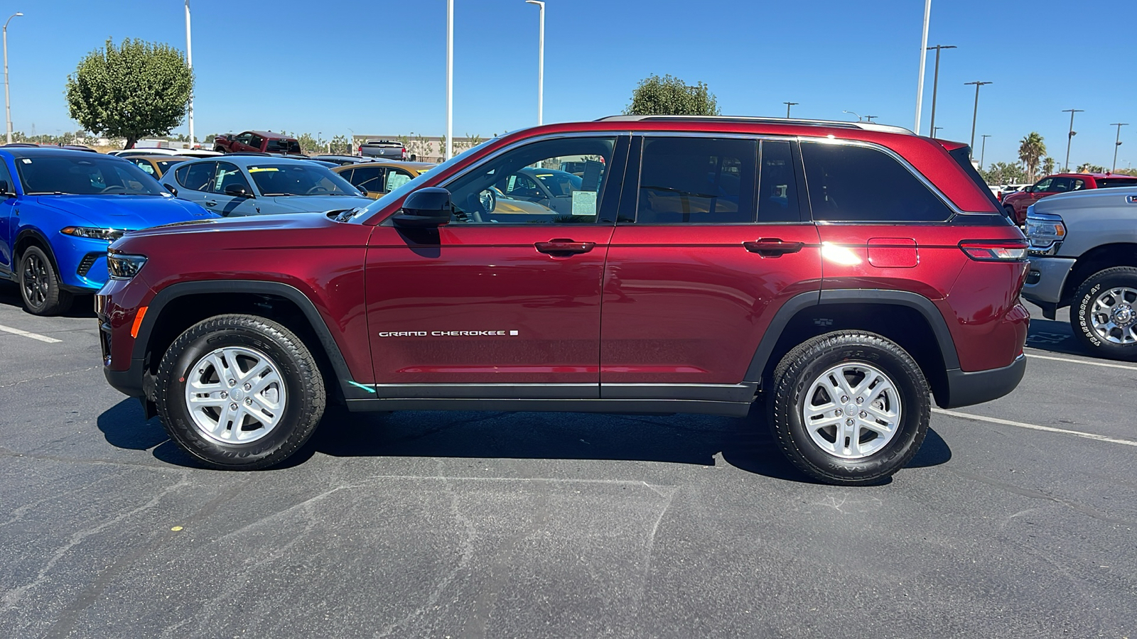 2024 Jeep Grand Cherokee Laredo 6