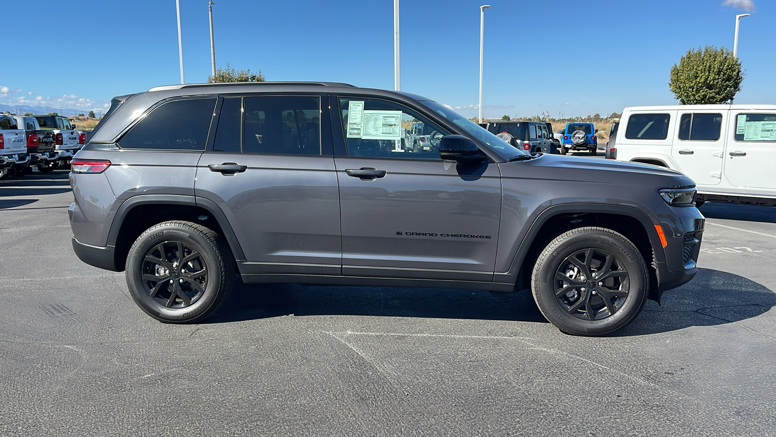 2024 Jeep Grand Cherokee Altitude 2