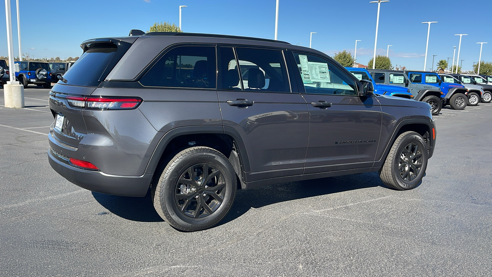 2024 Jeep Grand Cherokee Altitude 3