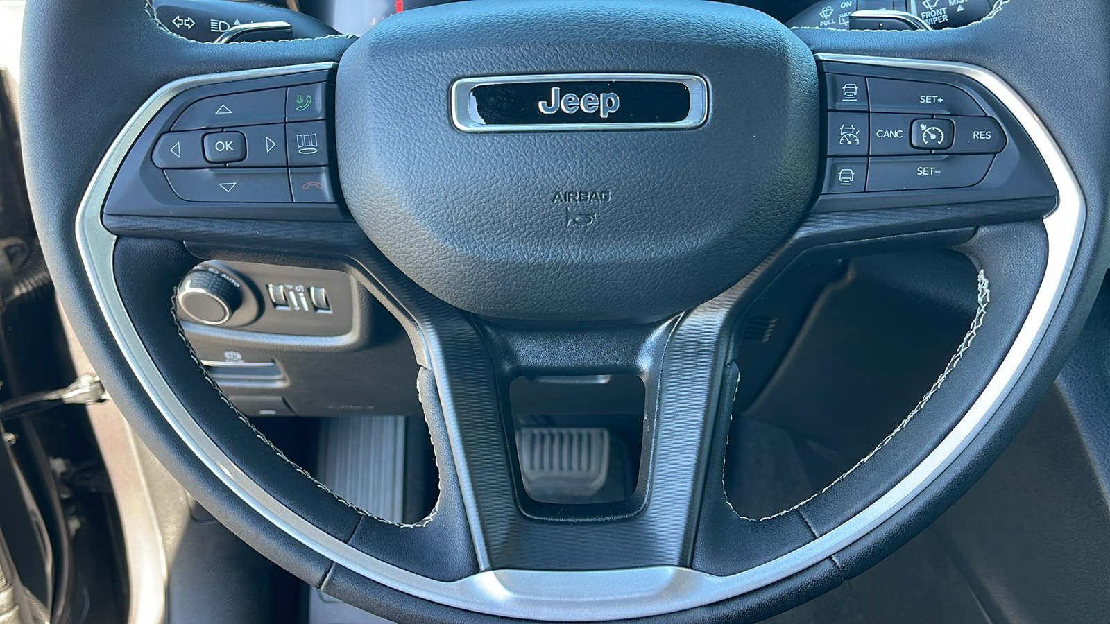 2024 Jeep Grand Cherokee Altitude 21