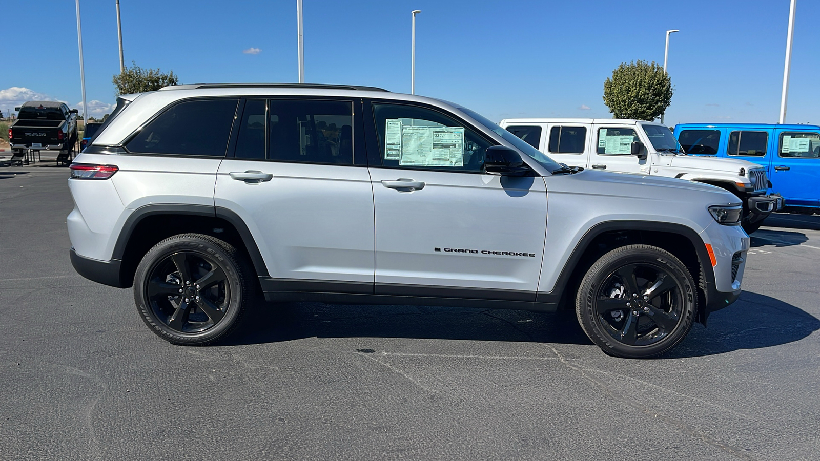 2024 Jeep Grand Cherokee Altitude X 2