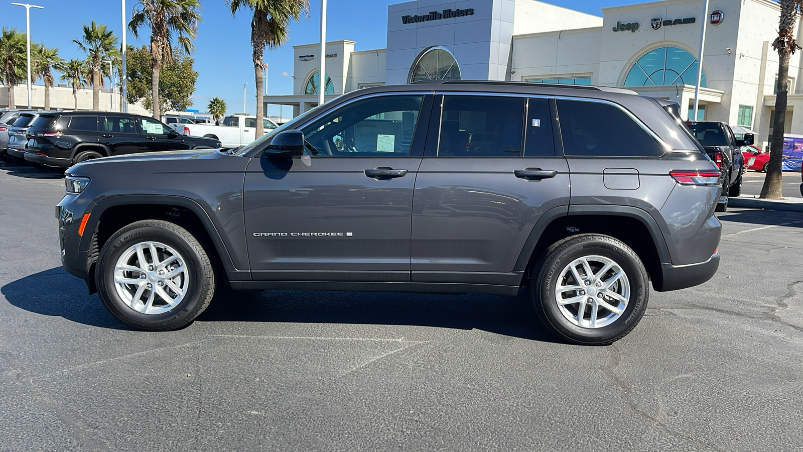 2024 Jeep Grand Cherokee Laredo 6