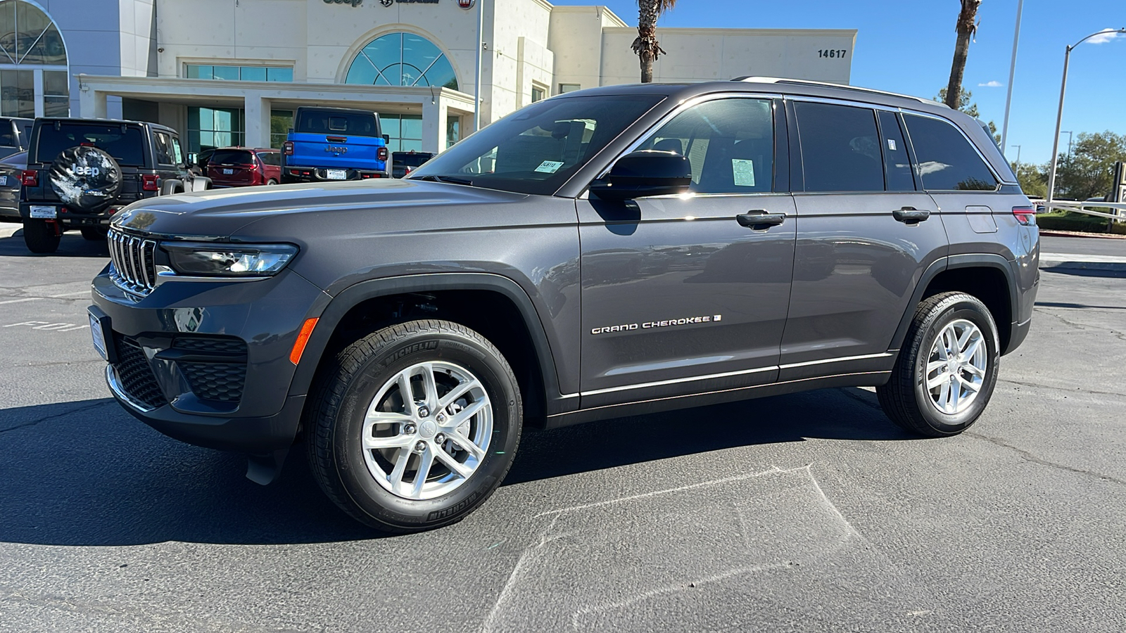 2024 Jeep Grand Cherokee Laredo 7