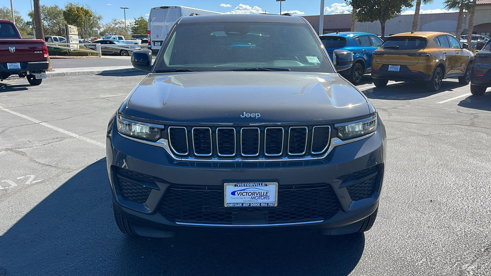 2024 Jeep Grand Cherokee Laredo 8