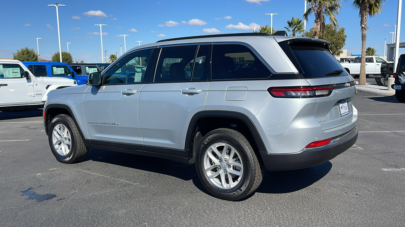 2024 Jeep Grand Cherokee Laredo 5