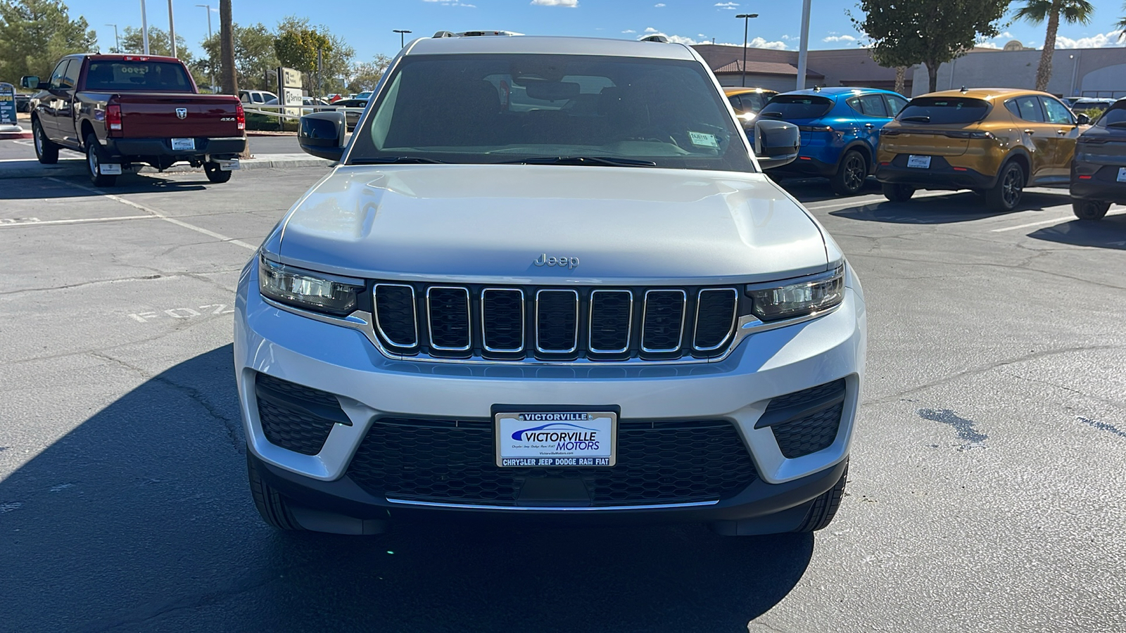 2024 Jeep Grand Cherokee Laredo 8