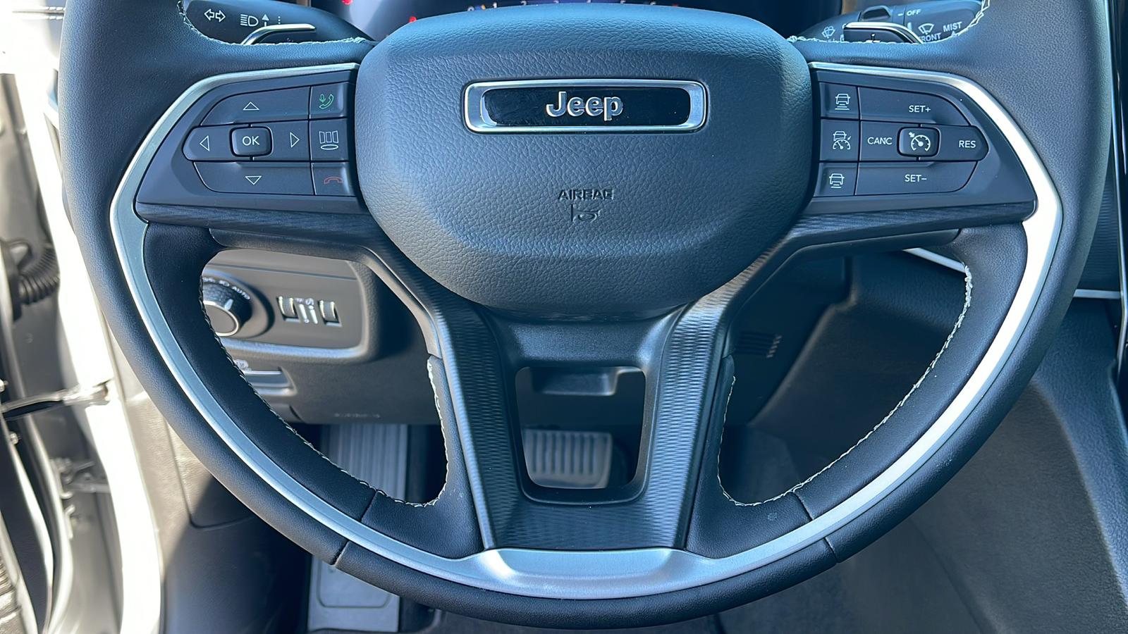 2024 Jeep Grand Cherokee Laredo 22