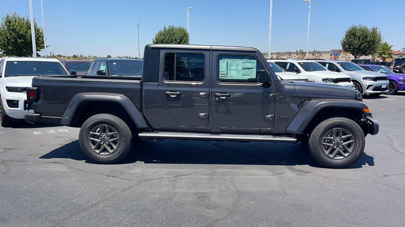 2024 Jeep Gladiator Sport 2