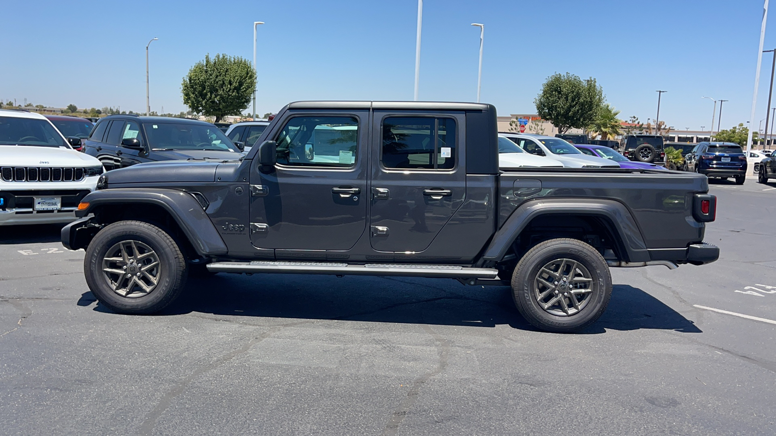 2024 Jeep Gladiator Sport 6