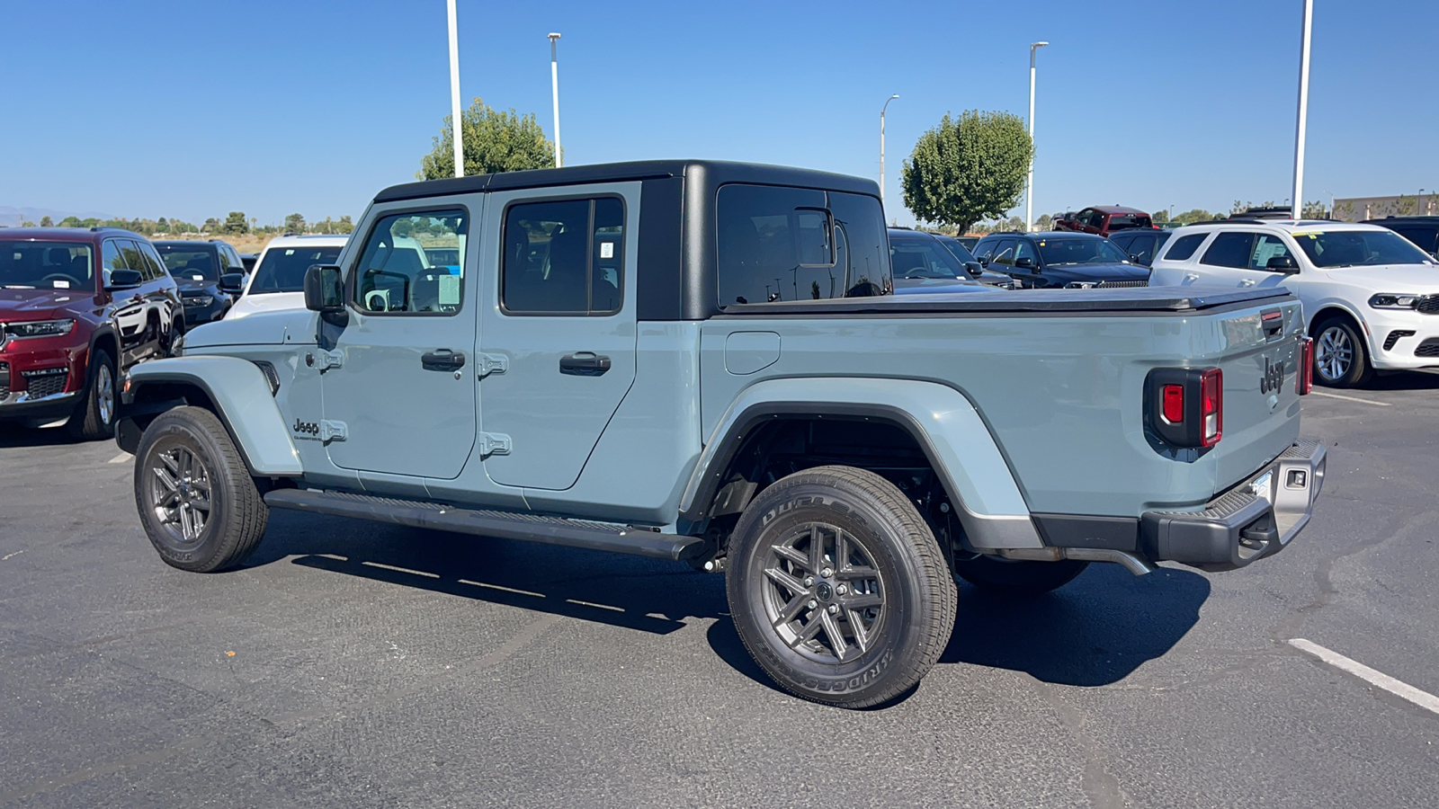 2024 Jeep Gladiator Sport 5