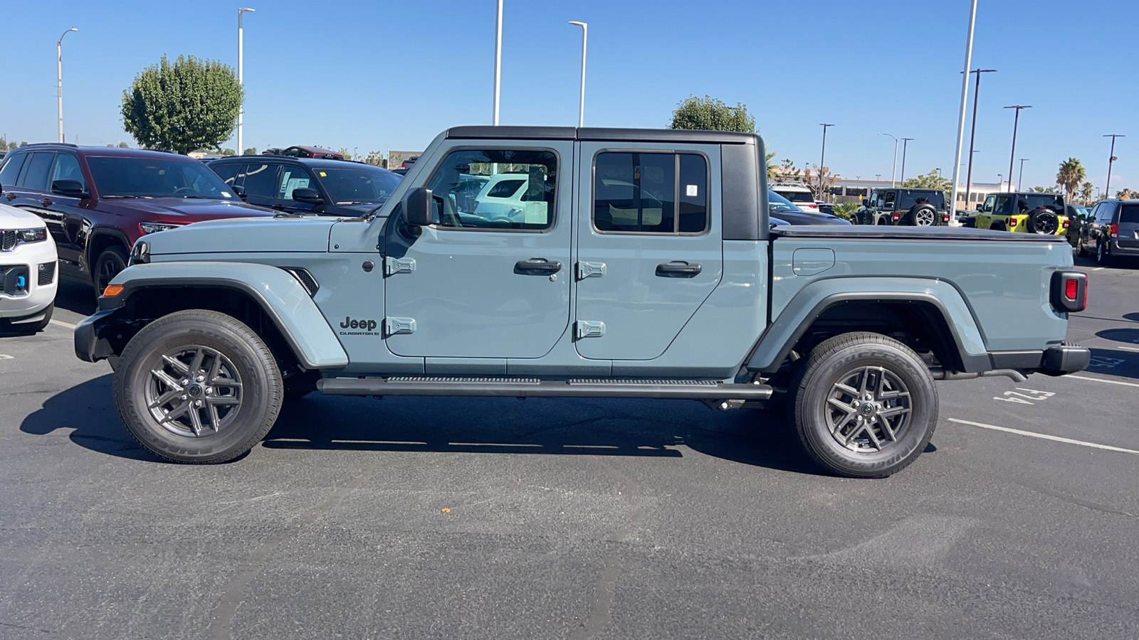 2024 Jeep Gladiator Sport 6