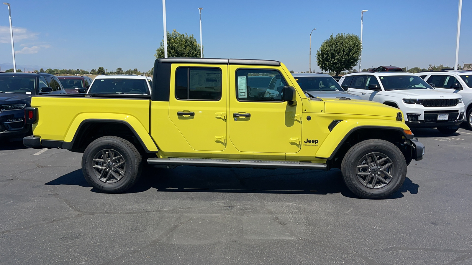 2024 Jeep Gladiator Sport 2