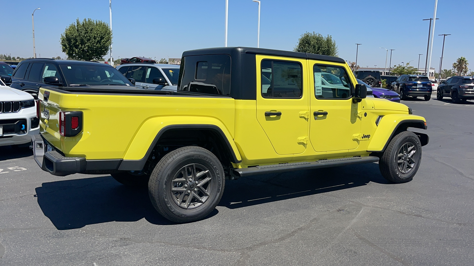 2024 Jeep Gladiator Sport 3