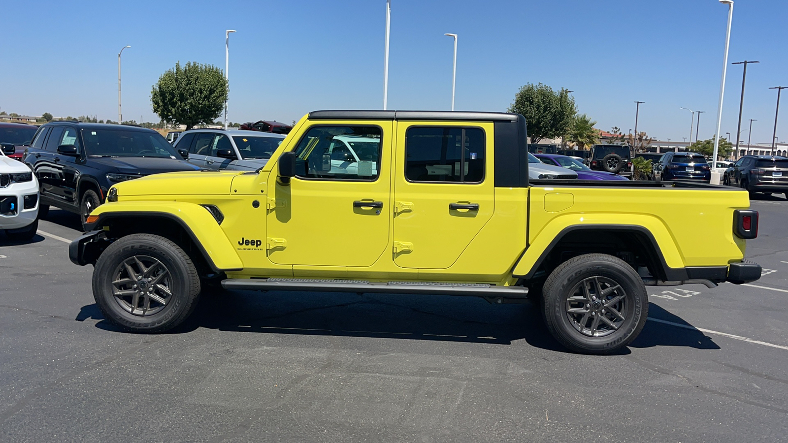 2024 Jeep Gladiator Sport 6