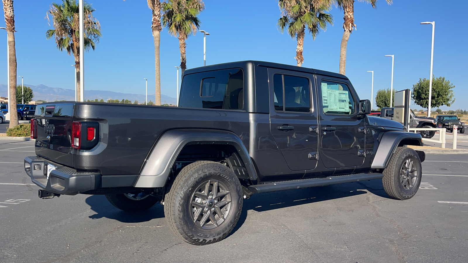 2024 Jeep Gladiator Sport 3