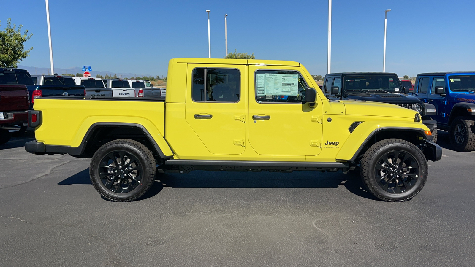 2024 Jeep Gladiator Sport 2