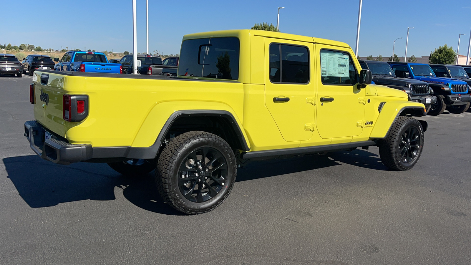 2024 Jeep Gladiator Sport 3