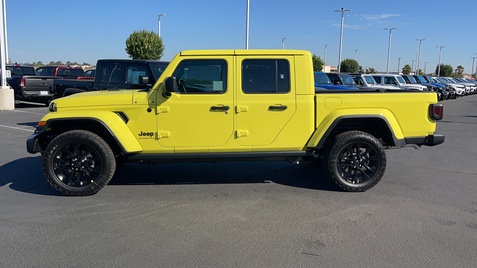 2024 Jeep Gladiator Sport 6