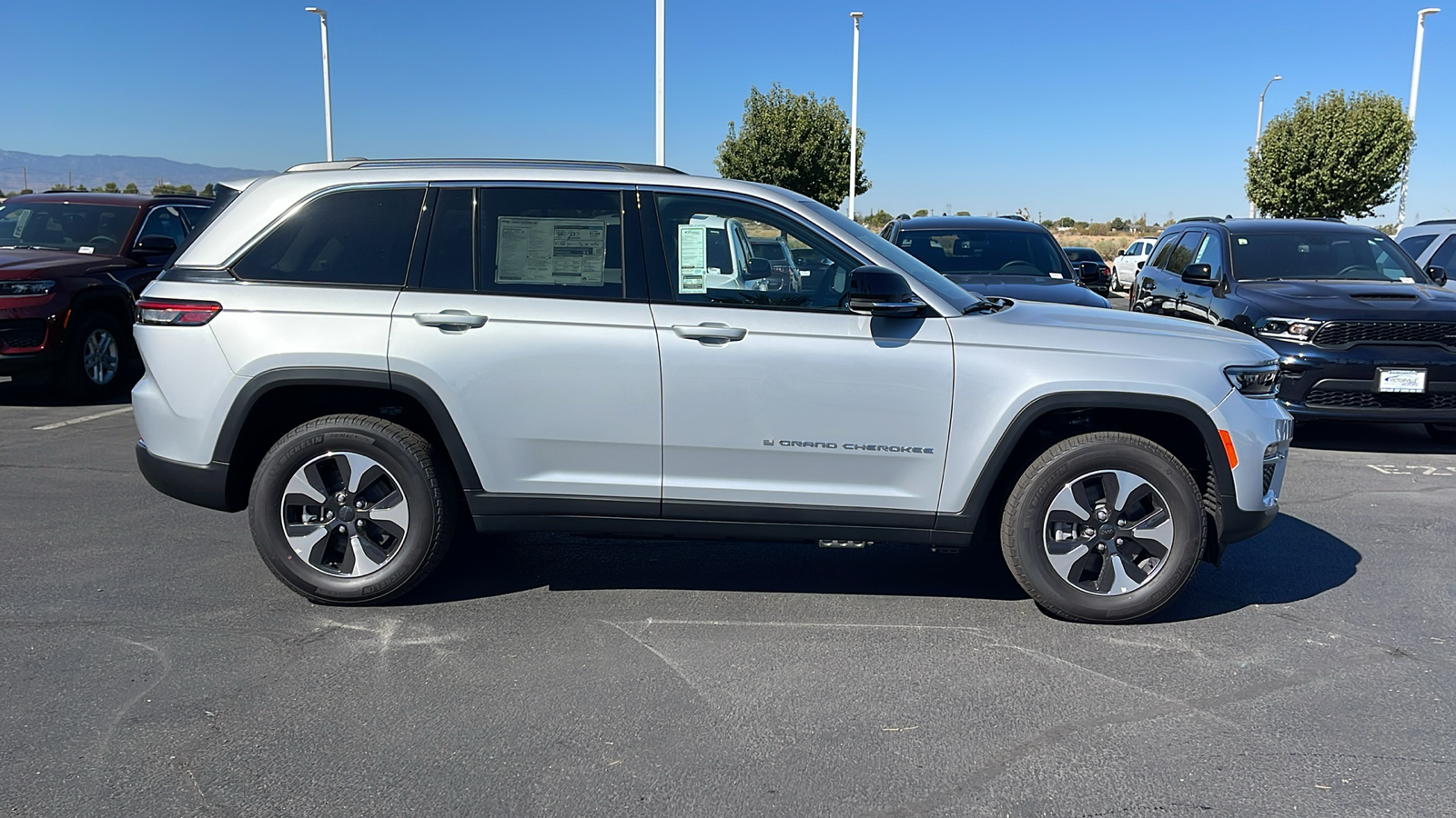 2024 Jeep Grand Cherokee  2