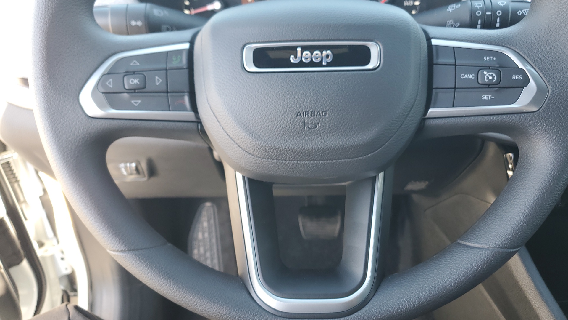 2025 Jeep Compass Sport 22