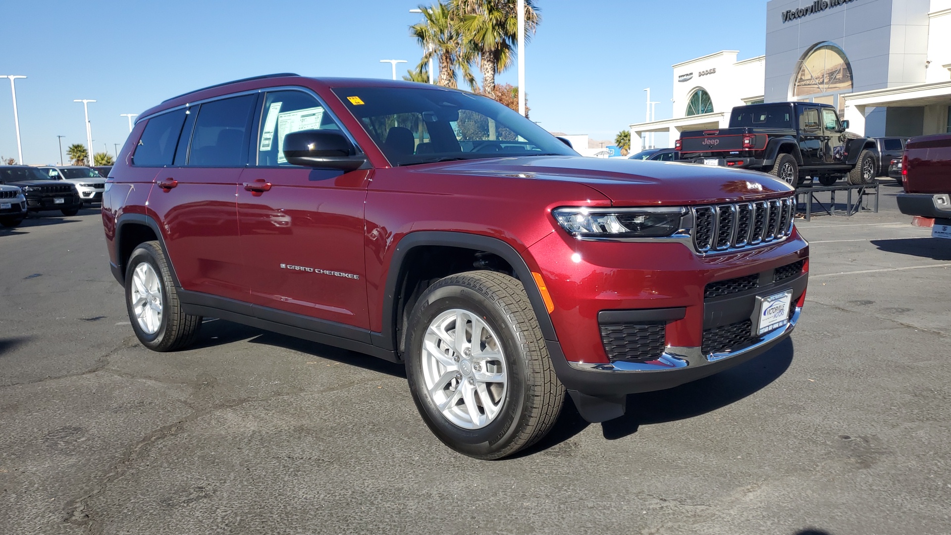 2025 Jeep Grand Cherokee L Laredo 1