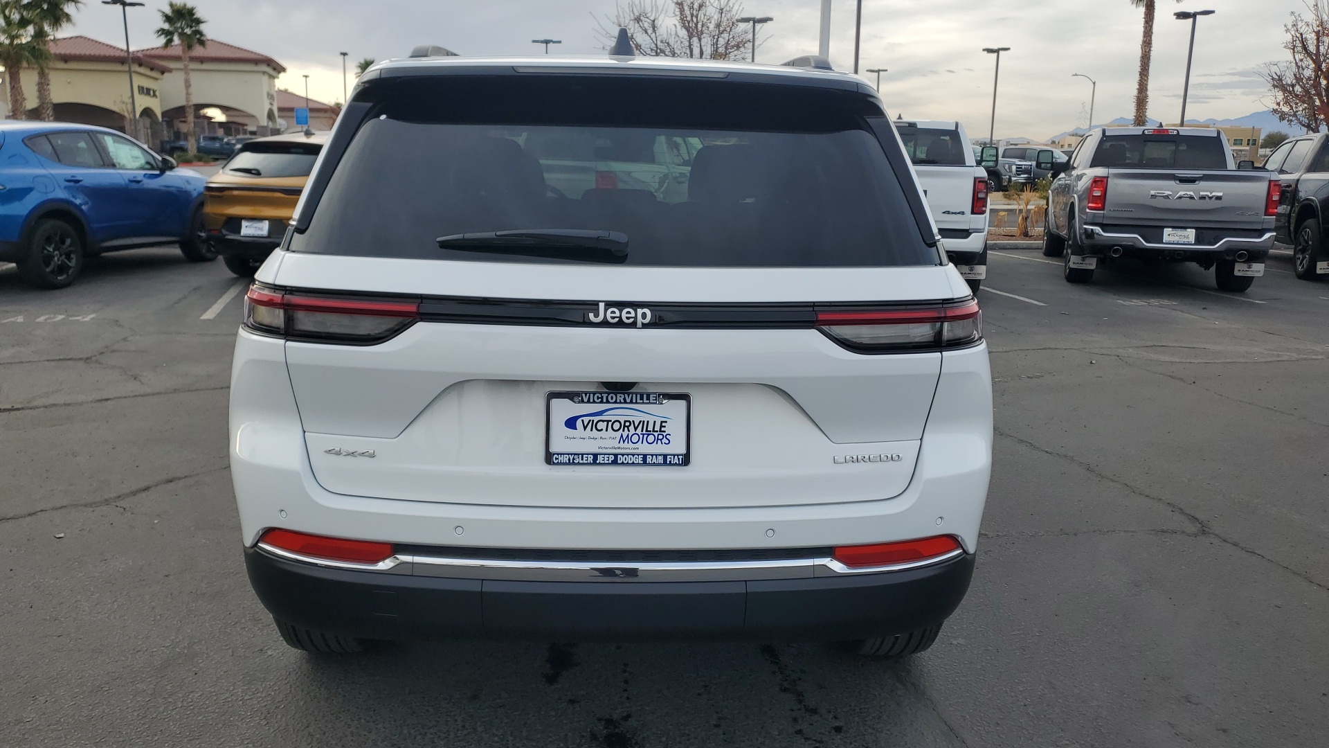 2025 Jeep Grand Cherokee Laredo 4