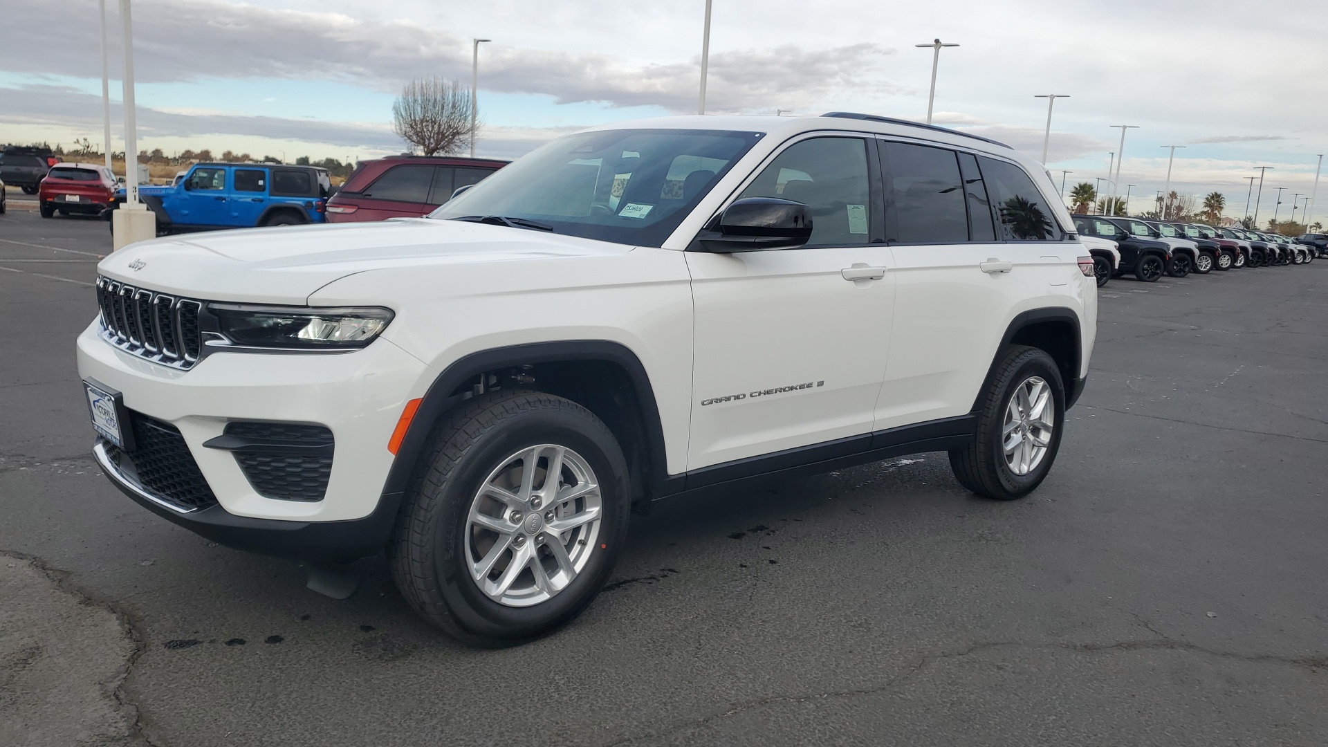 2025 Jeep Grand Cherokee Laredo 7