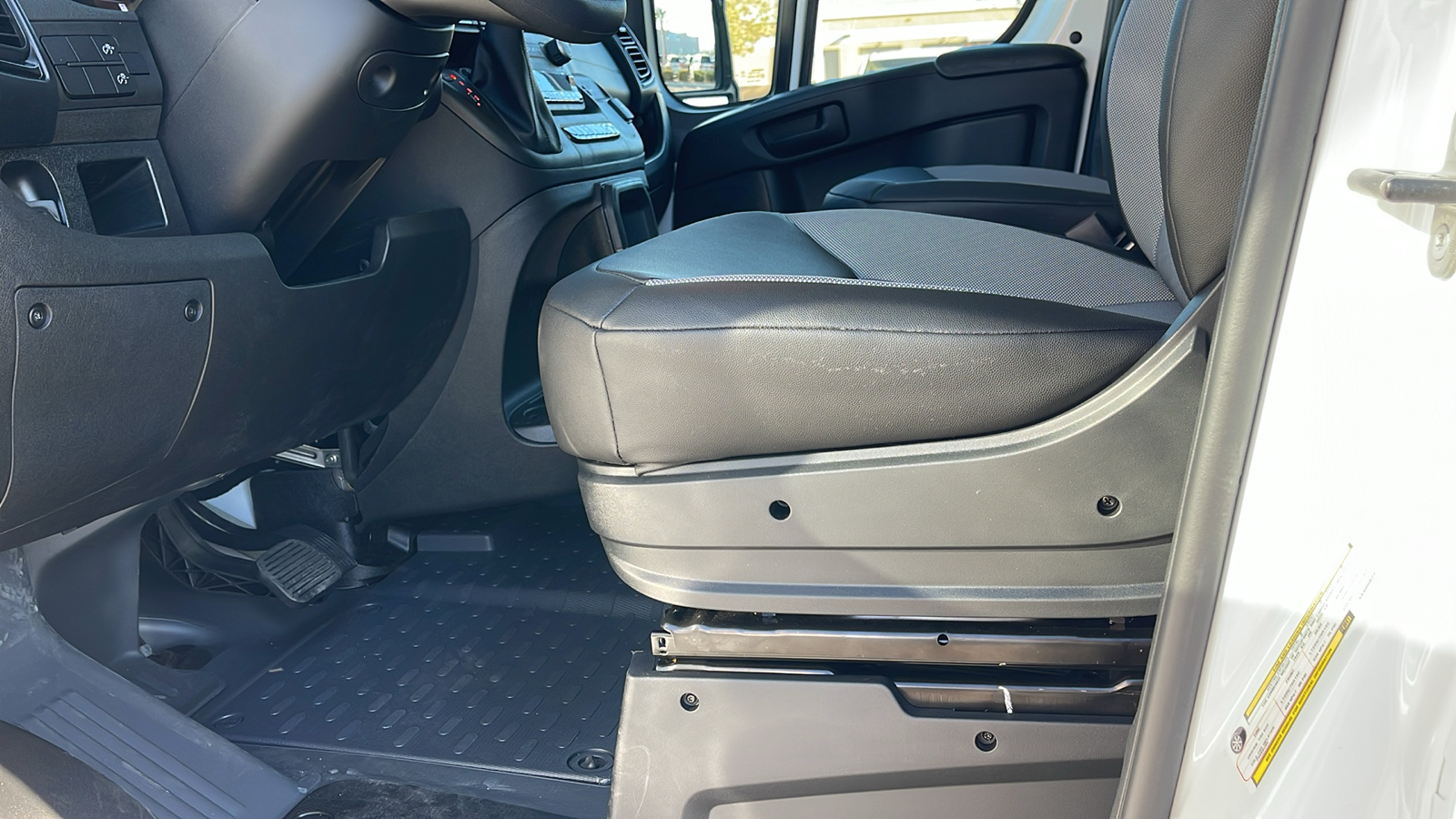 2025 Ram ProMaster 1500 Low Roof 11