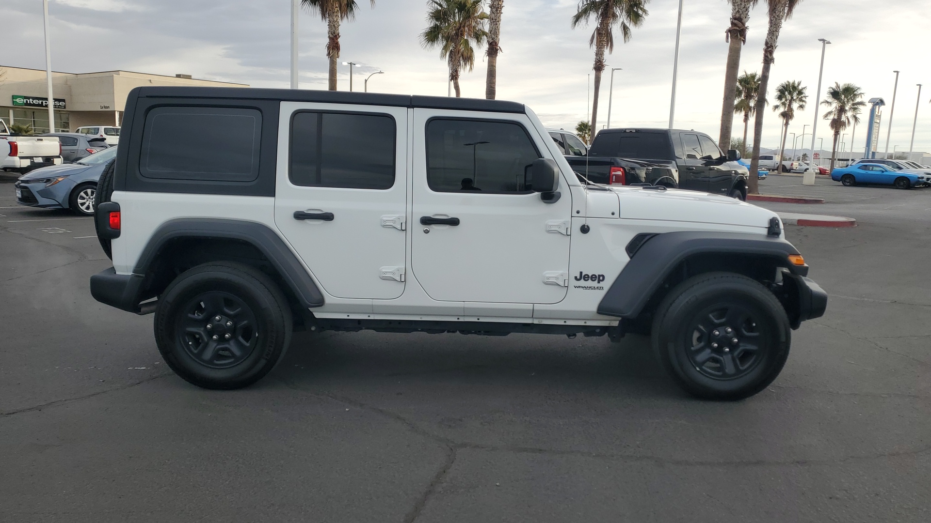 2022 Jeep Wrangler Unlimited Sport 2