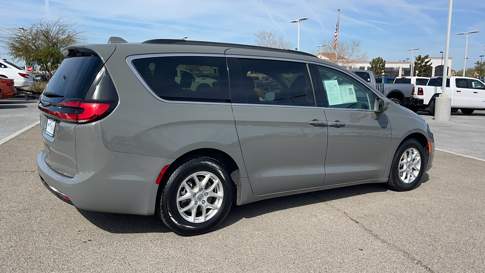 2022 Chrysler Pacifica Touring L 3