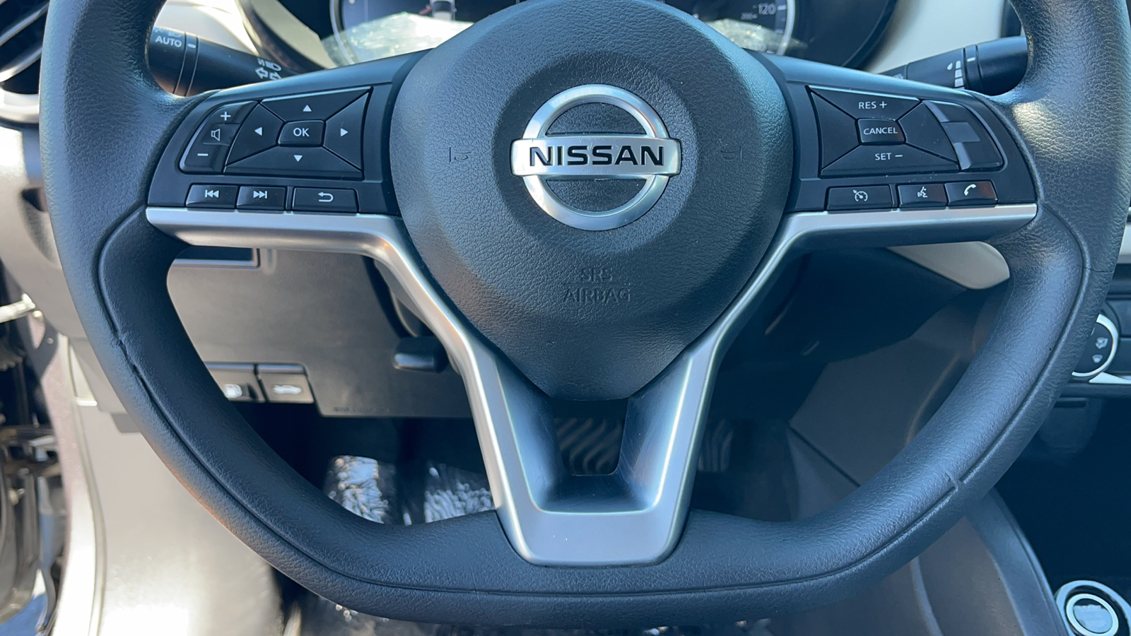 2021 Nissan Versa 1.6 SV 21