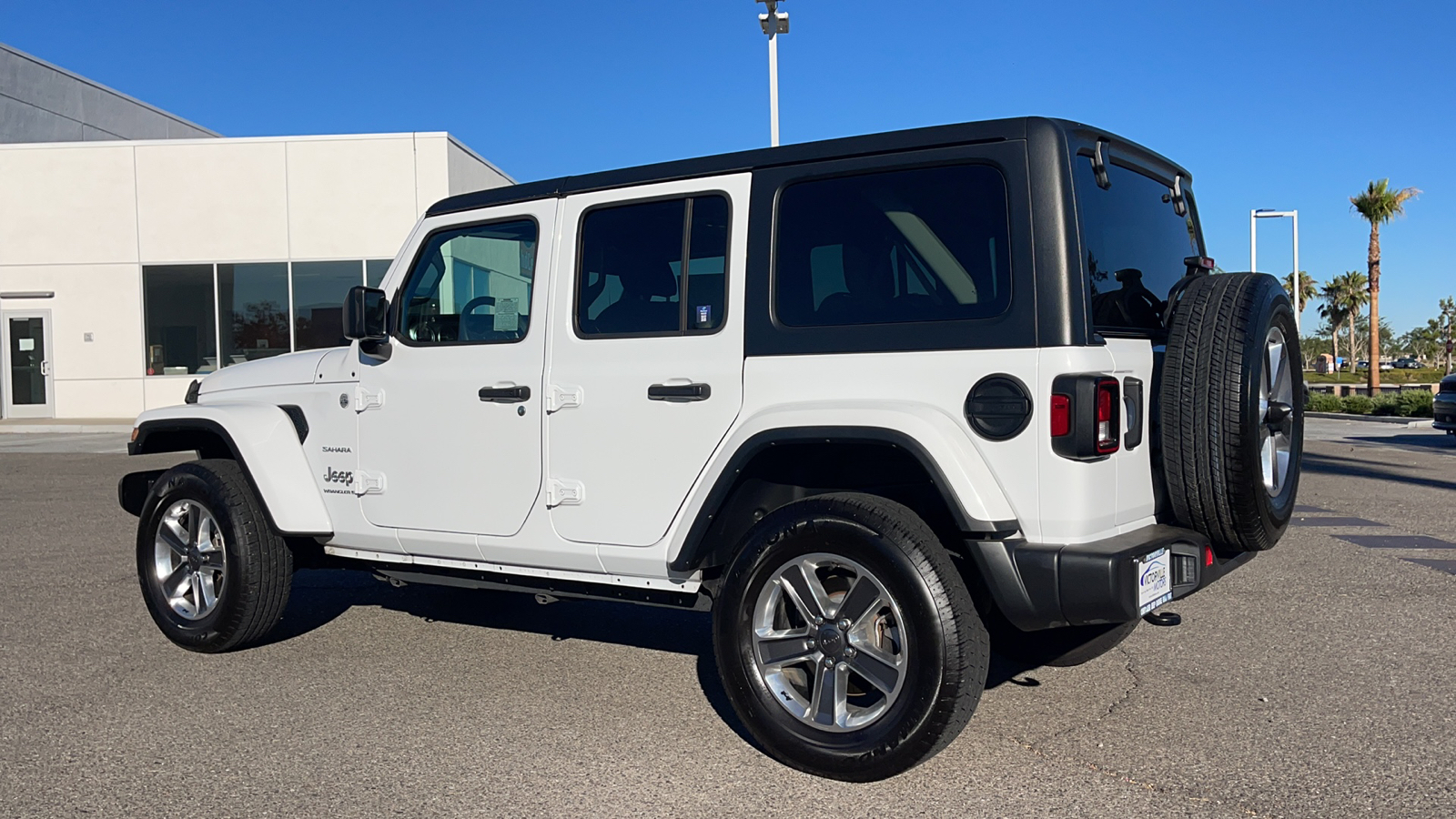 2023 Jeep Wrangler Sahara 5