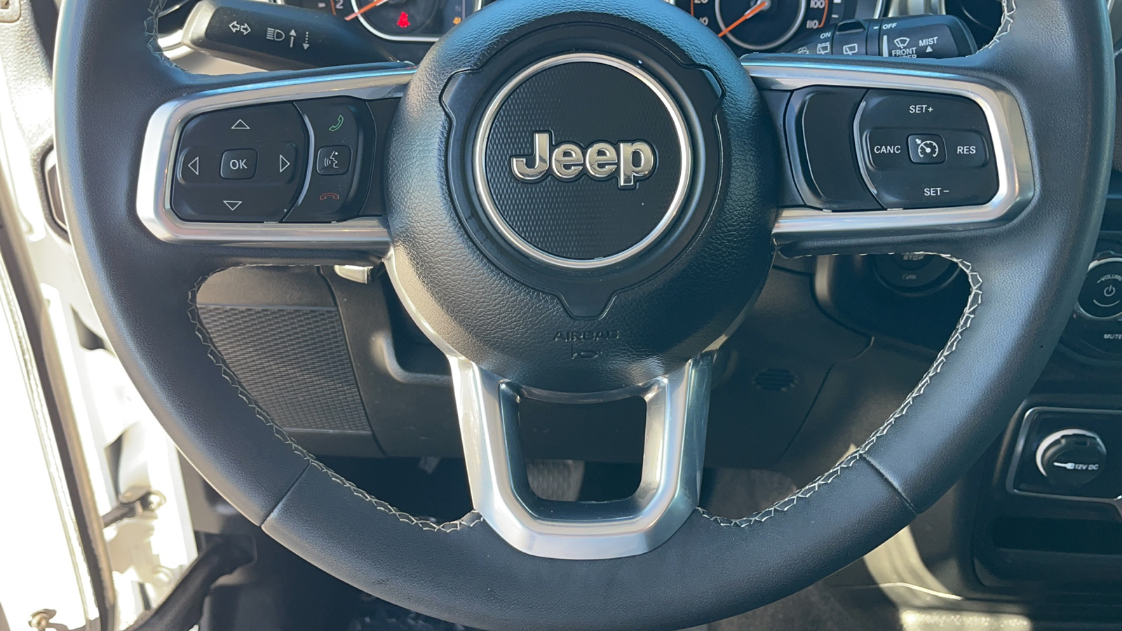 2023 Jeep Wrangler Sahara 23